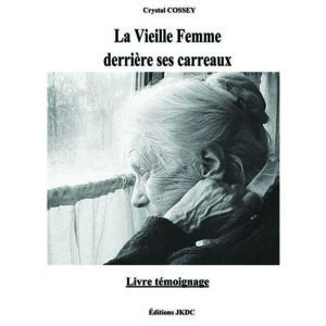 La vieille femme derrière ses carreaux